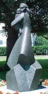 Statue / monument of  Armenian Earthquake in Washington DC by Sculptor  Unknown