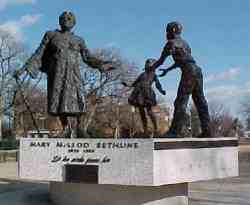 Statue / monument of Mary McLeod Bethune in Washington DC by Sculptor Robert Berks