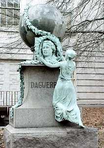 Statue / monument of Louis Daguerre in Washington DC by Sculptor  Unknown