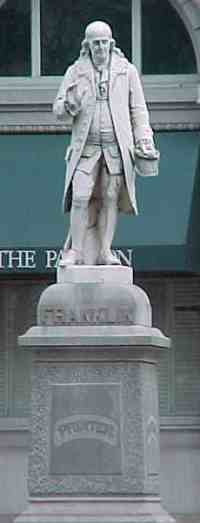 Statue / monument of Benjamin Franklin in Washington DC by Sculptor Jacques Jouvenal